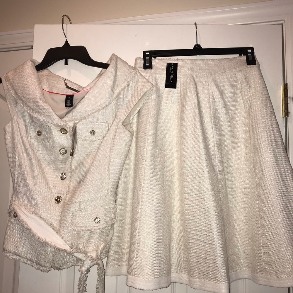 Beautiful Cream Tweeted skirt n button blouse BWWM